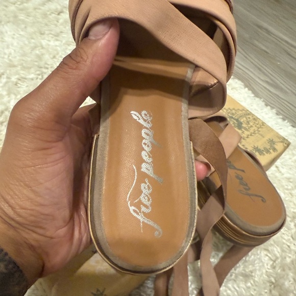 Free People Peach Sandals - Picture 7 of 7